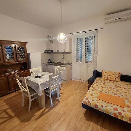 Kjara Apartments Tivat Eksteriør billede