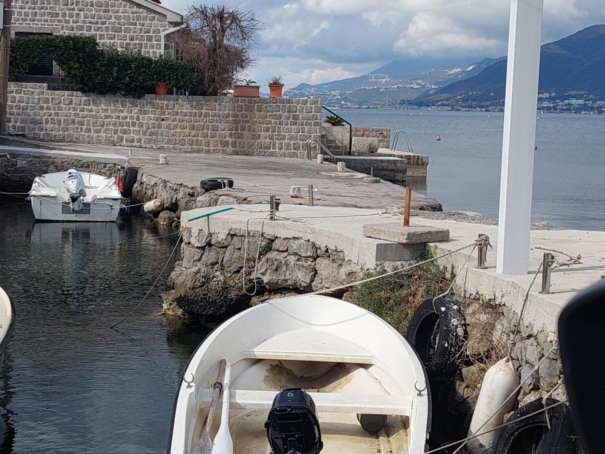Kjara Apartments Tivat Eksteriør billede