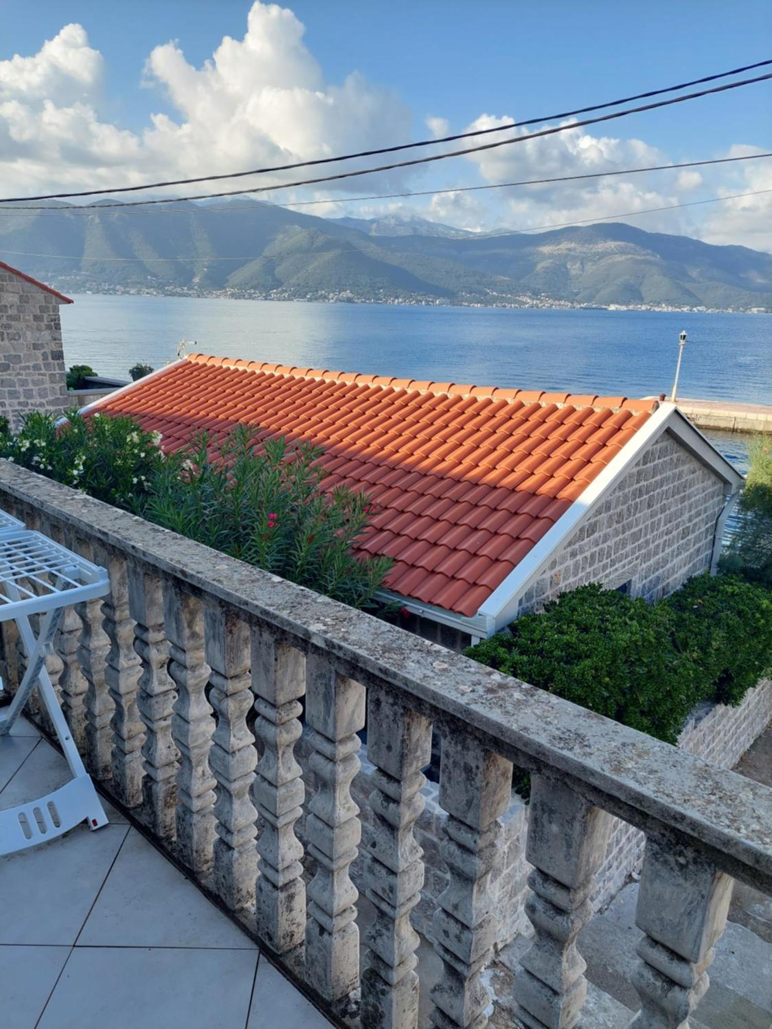 Kjara Apartments Tivat Eksteriør billede