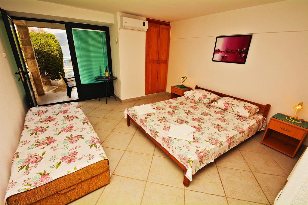 Kjara Apartments Tivat Eksteriør billede
