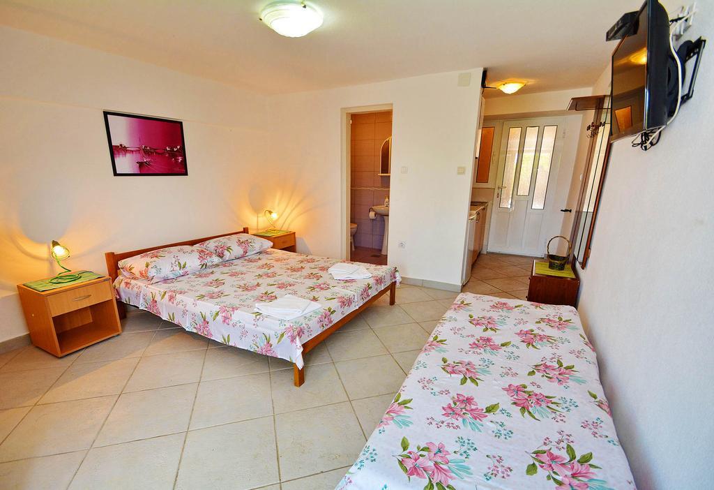 Kjara Apartments Tivat Eksteriør billede