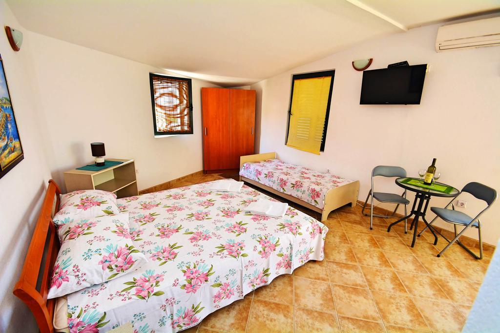 Kjara Apartments Tivat Eksteriør billede