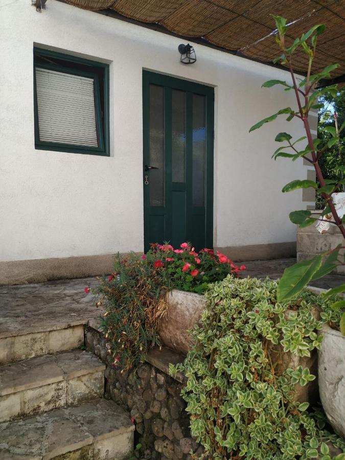 Kjara Apartments Tivat Eksteriør billede