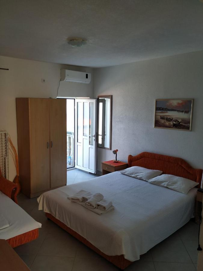 Kjara Apartments Tivat Eksteriør billede